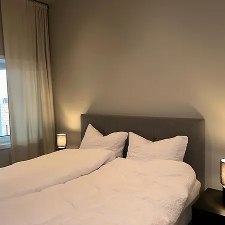 For Pendlere Eller Ferierende Med Onske Om Ro - Utsikt Mot Hav Og Fjell Apartman *