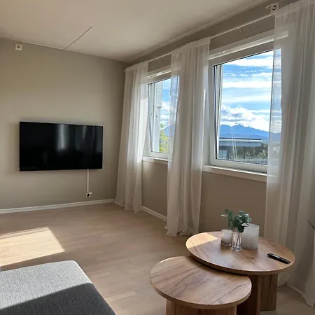 For Pendlere Eller Ferierende Med Onske Om Ro - Utsikt Mot Hav Og Fjell Ålesund